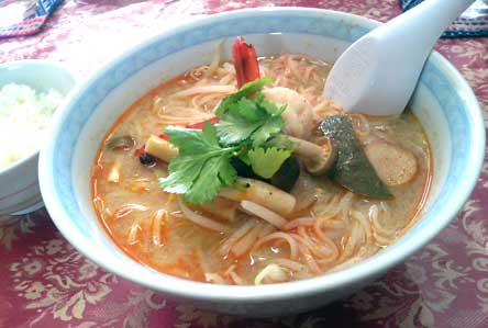 トムヤムグゥンラーメン