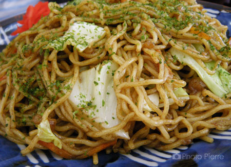 ピリ辛焼きそば大盛り