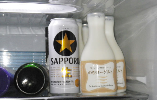 冷蔵庫に納まりよい飲むヨーグルト