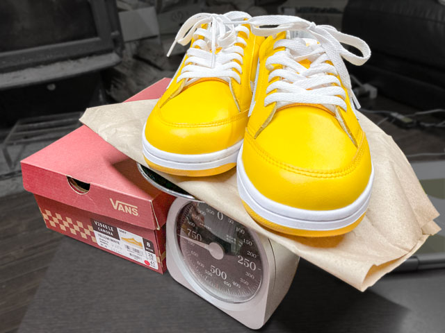 黄色い靴VANS CANORA V2940重量計測