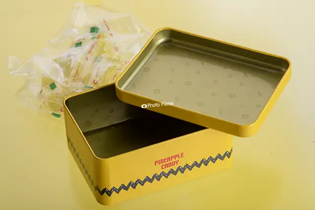 パインアメ スヌーピー缶 内側