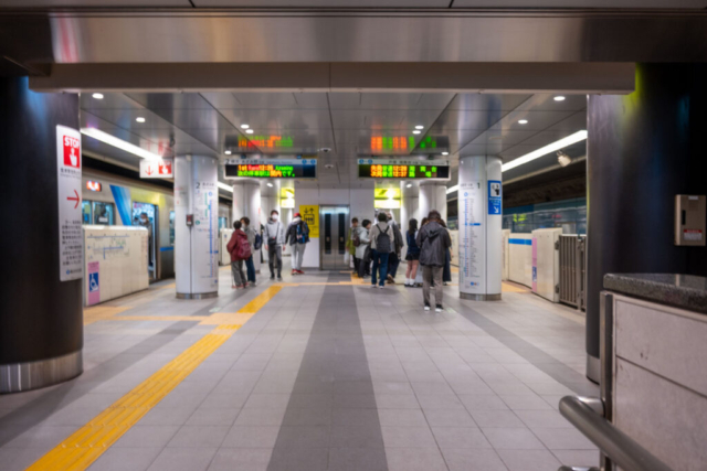 上大岡駅ホーム発車案内 上大岡駅ホーム発車案内