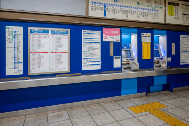 戸塚駅の券売機と路線図 戸塚駅の券売機と路線図